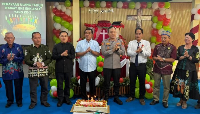HUT ke-2 Jemaat GKE Ekklesia Buntok, Wabup Khristianto Yudha Ajak Jemaat Jadi Berkat dan Perekat Kerukunan
