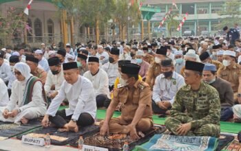 Barsel Dilanda Karhutla serta Kabut Asap, Bupati Eddy Raya dan Wakil Bupati Sholat Istiqo dan Doa Bersama Memohon Hujan