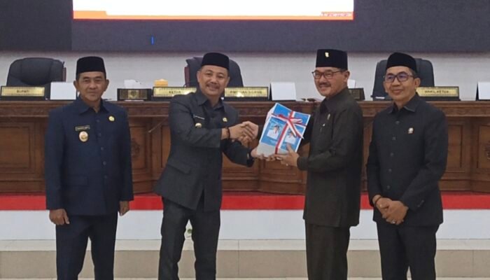 Rapat Paripurna DPRD Barsel Bahas Perubahan APBD 2026, Pendapatan Daerah Turun Rp100 Miliar