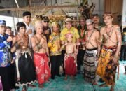 Wabup Barsel Hadiri HUT ke-3 Balai Adat Ngebas Baya, Ajak Generasi Muda Lestarikan Budaya Leluhur