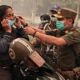 Cegah ISPA Akibat Kabut Asap Karhutla, Satpol PP Barsel Bagikan Masker Gratis