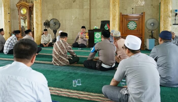 Kapolres Barsel Gelar Jumat Curhat di Masjid As Sunnah, Warga Keluhkan Knalpot Brong hingga Penjualan BBM