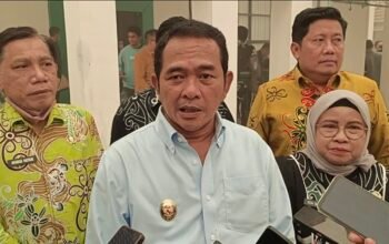 Diselimuti Kabut Asap Tebal, Ratusan Warga Serbu Gerakan Pangan Murah di Barsel